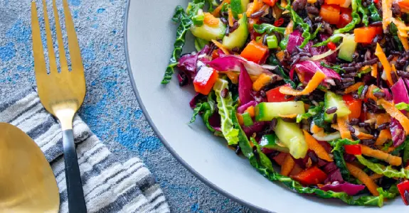 Why the RS818 is Perfect for Summer BBQs_ Hisense’s Cobb Salad Recipe - d.webp Why the RS818 is Perfect for Summer BBQs_ Hisense’s Cobb Salad Recipe - d.webp