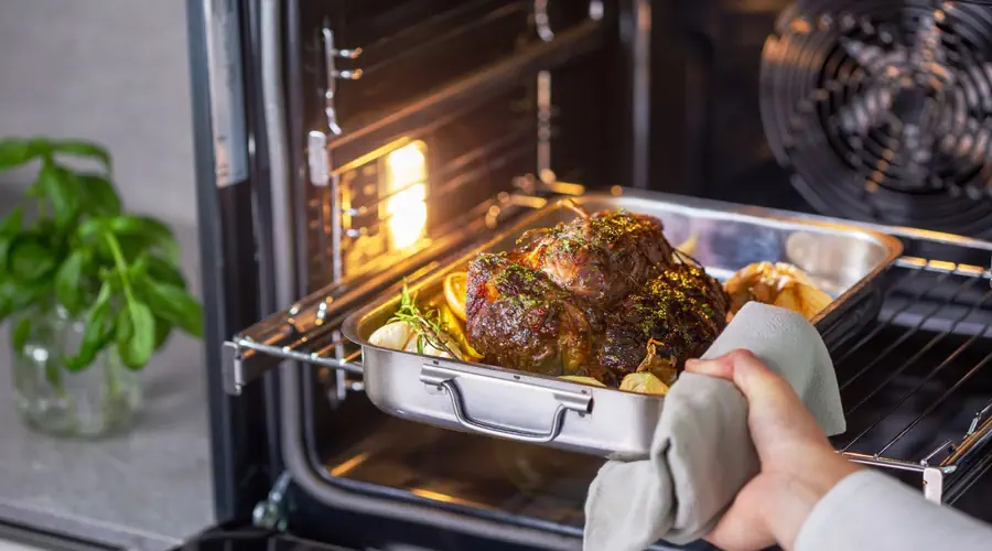hisense_oven_gentle_bake_difference_900x500.webp hisense_oven_gentle_bake_difference_900x500.webp